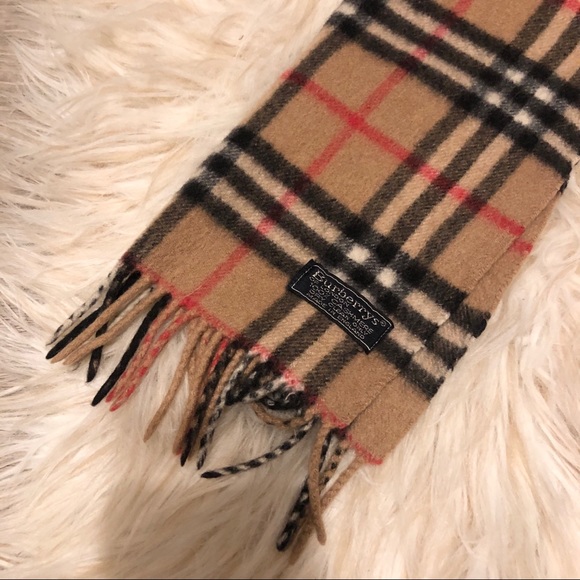 Authentic 100% cashmere Burberry scarf. - Picture 5 of 5